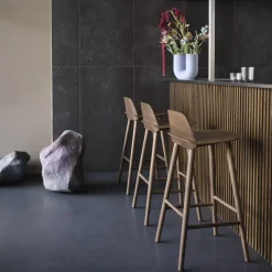 Taburete de bar Nerd 65 cm, Stained dark brown*Muuto Outlet