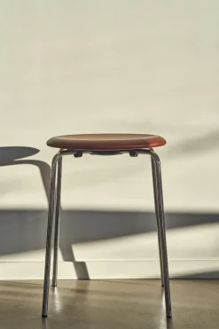 Taburete Dot cuero, Chestnut*Fritz Hansen Outlet