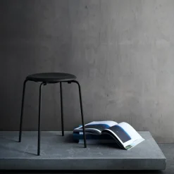 Taburete Dot cuero, Cowboy black*Fritz Hansen Discount