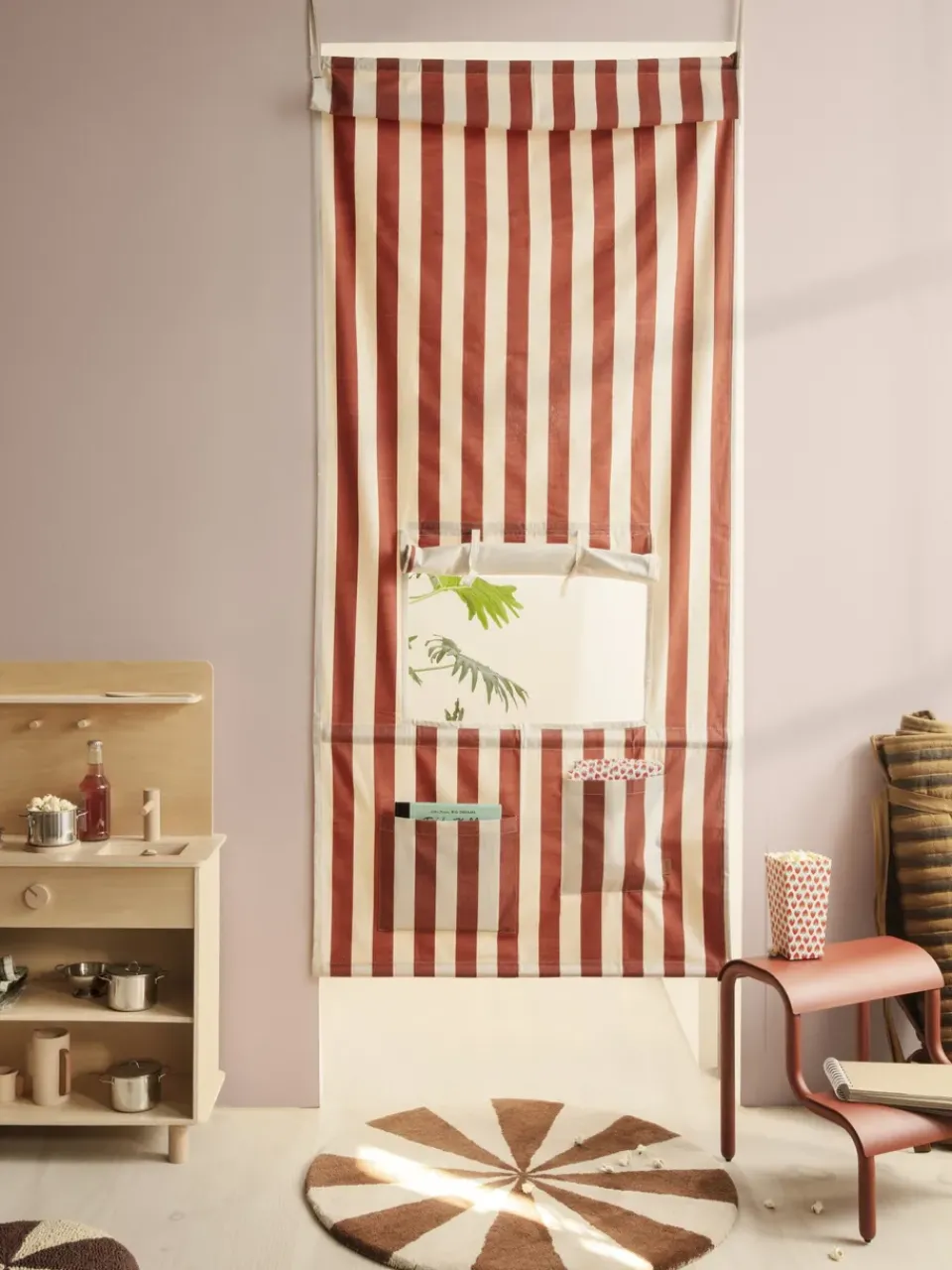 Taburete escalera Up, Poppy Red*Ferm Living Outlet