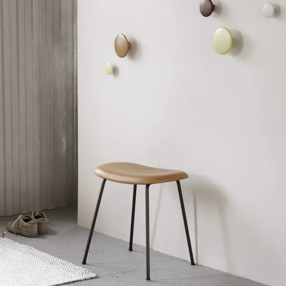 Taburete Fiber, Cuero cognac, patas de roble*Muuto
