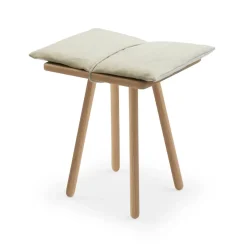 Taburete Georg, Lino, roble sin tratar, incluye cojín de lino*Fritz Hansen Clearance