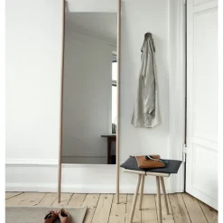 Taburete Georg, Lino, roble sin tratar, incluye cojín de lino*Fritz Hansen Clearance