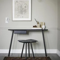 Taburete Georg, roble lacado negro*Fritz Hansen Discount