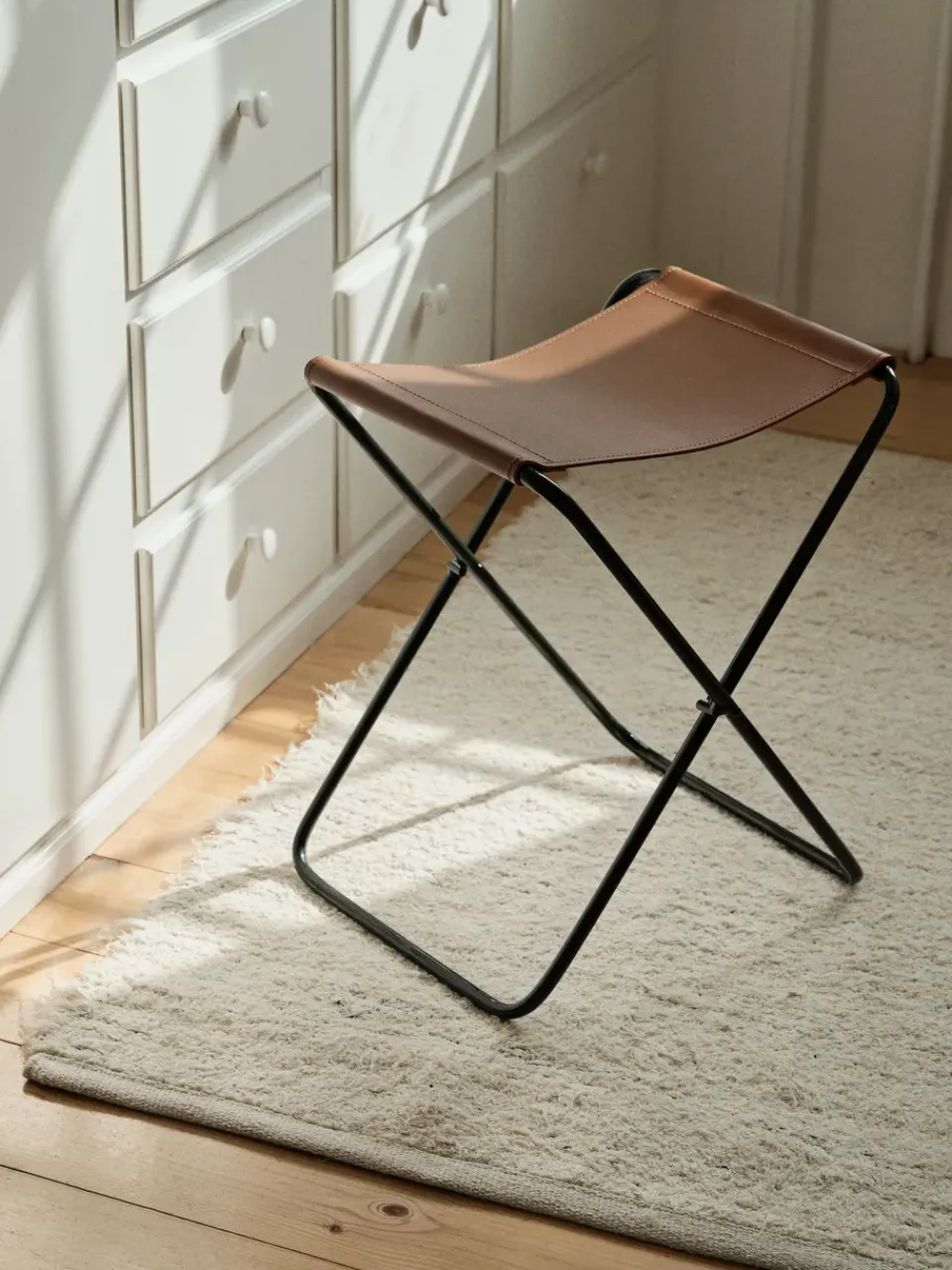 Taburete Nola cuero, Forest green*Broste Copenhagen Discount