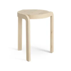 Taburete Spin H44 cm, Fresno lacado*Swedese Hot