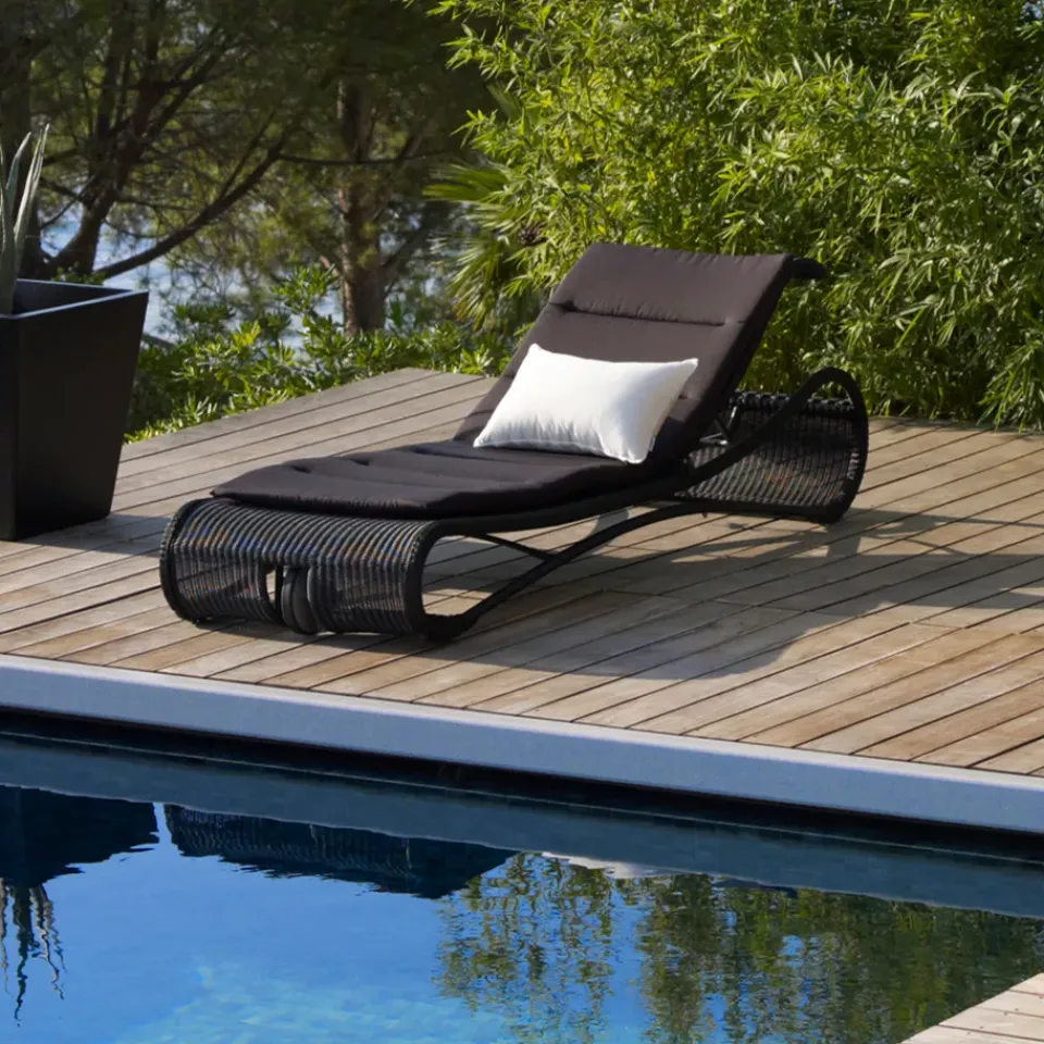Tumbona Escape, Black*Cane-line Clearance
